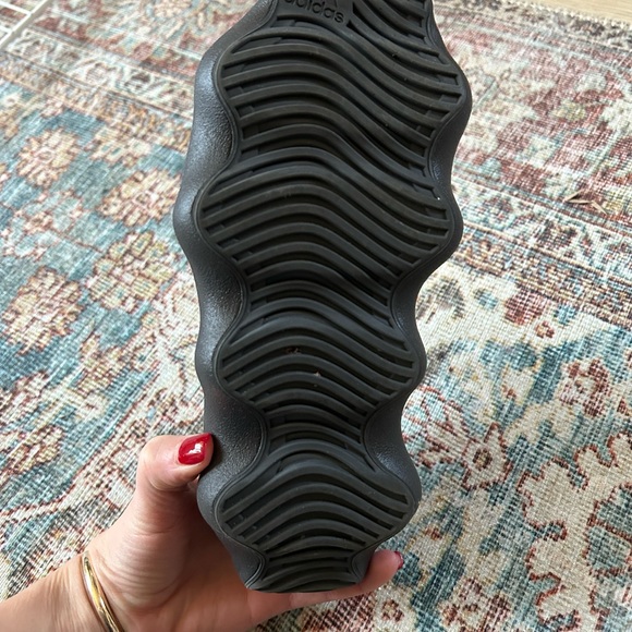 Adidas Yeezy 450 - Picture 3 of 3